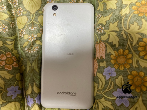 SHARPのAndroid one画像