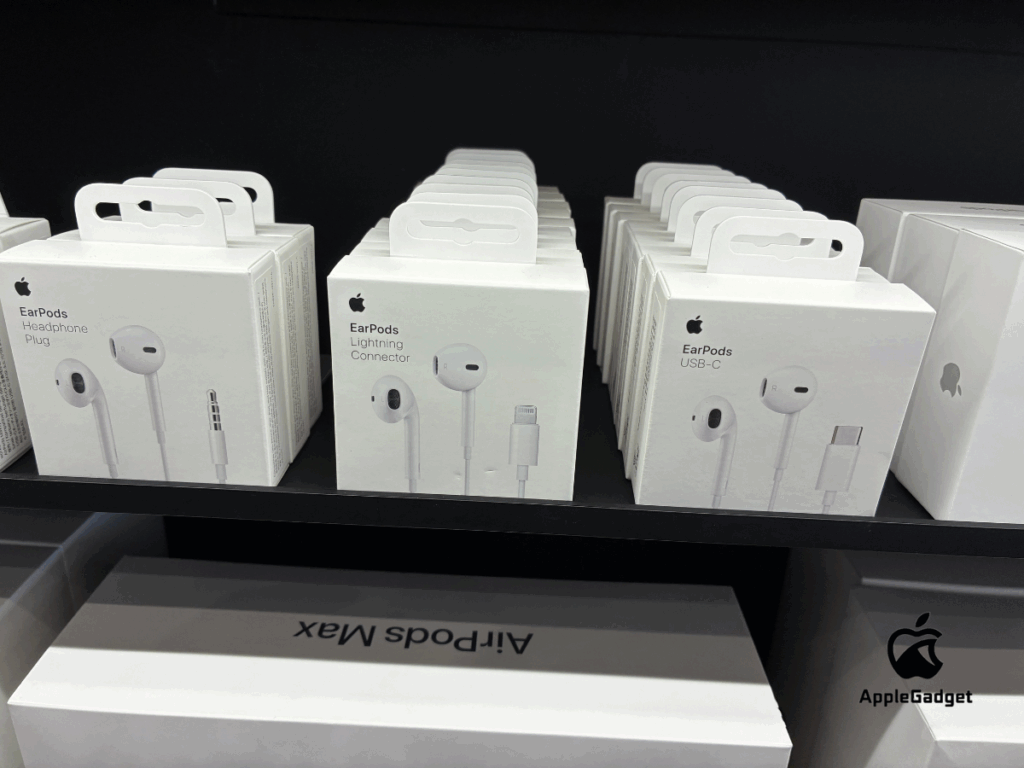 Appleストア表参道店にある有線イヤホン