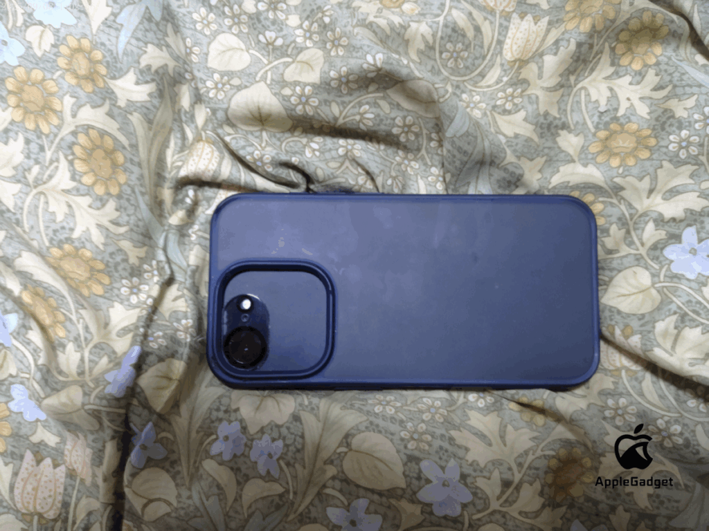 筆者が利用するiPhone16eのケース